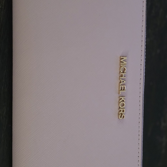 MICHEAL KORS Large Saffiano Leather Quarter-Zip Wallet Powder BLUSH PINK - Picture 1 of 4